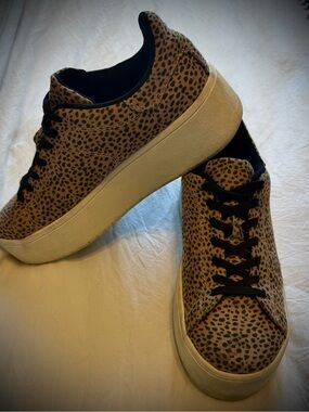 Women’s Fashion Sneakers - Brown/ Black Pattern - Size 7.5